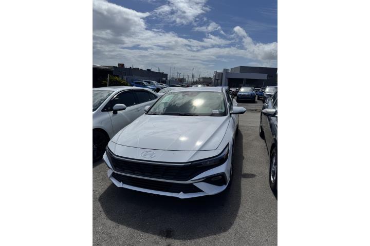 Hyundai Elantra SE BLANCO 2024