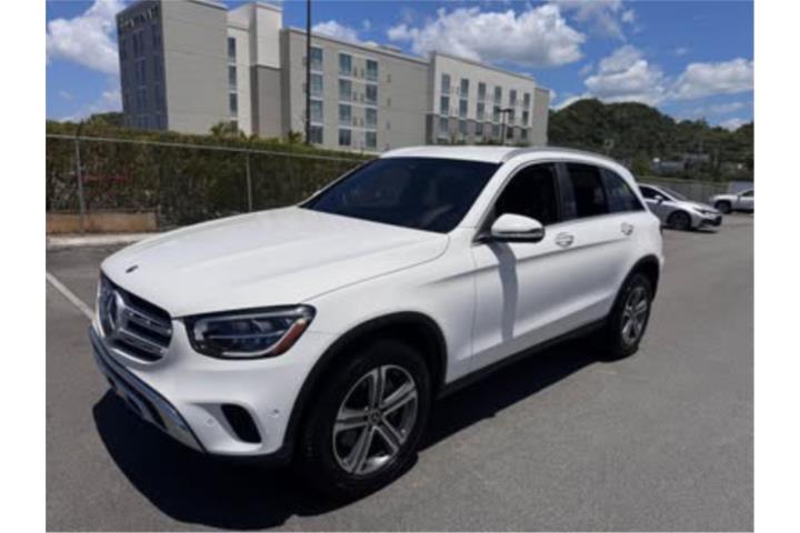 MERCEDES BENZ GLC 300 2021