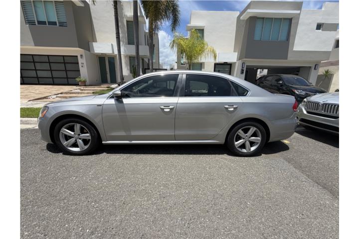 2011 VOLKSWAGEN PASSAT