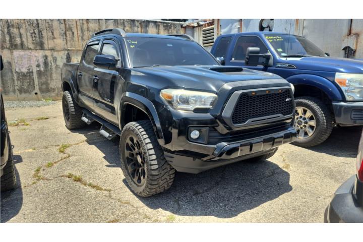 2017 Toyota Tacoma TRD SPORT