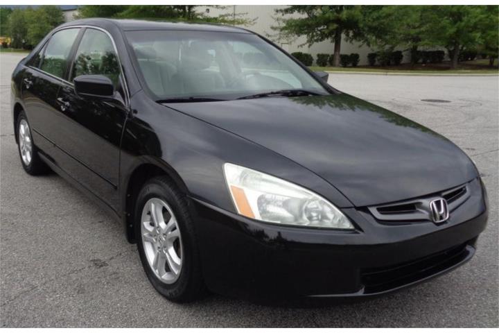 Vendo honda Accord del año 2004 nitido