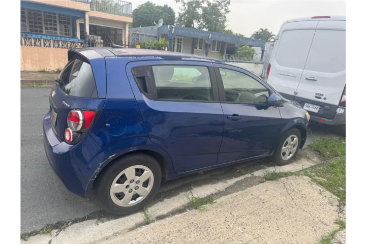 Chevrolet Sonic LS 2014