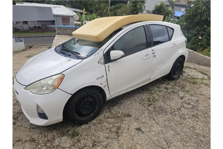 Prius c 2013