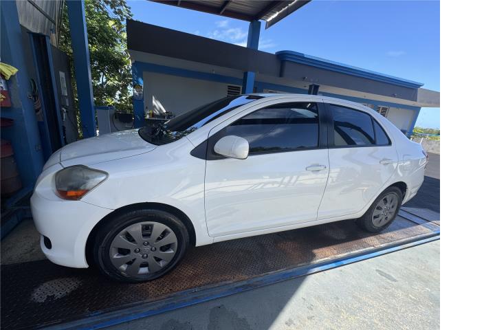 Toyota Yaris 2011 cristales eléctricos