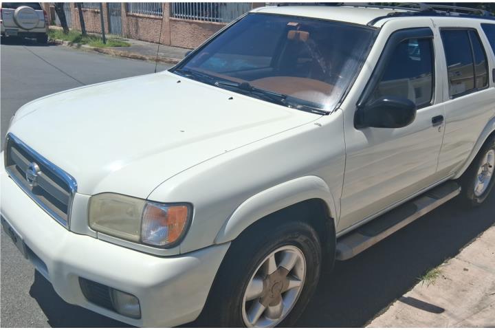 SUV PATHFINDER 2004