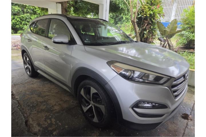 HYUNDAI TUCSON LIMITED 2017 Sun Roof Panorámi
