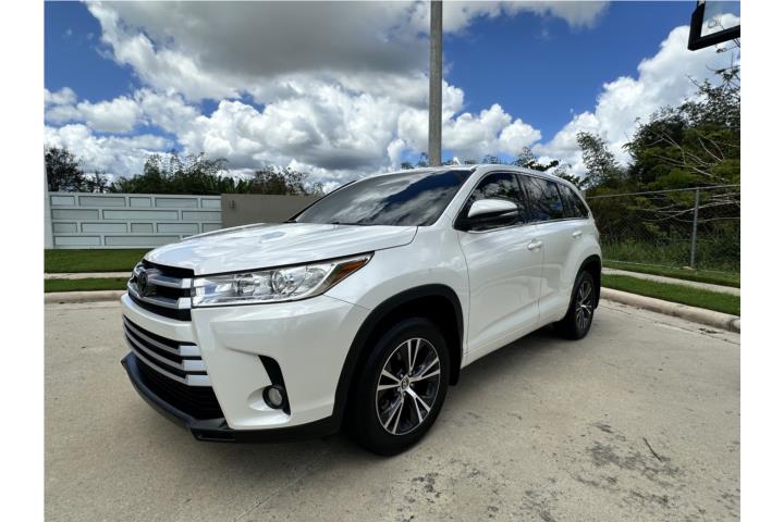 Toyota Highlander 2017-Le Plus V6