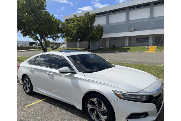 Honda accord 2018 $10,500