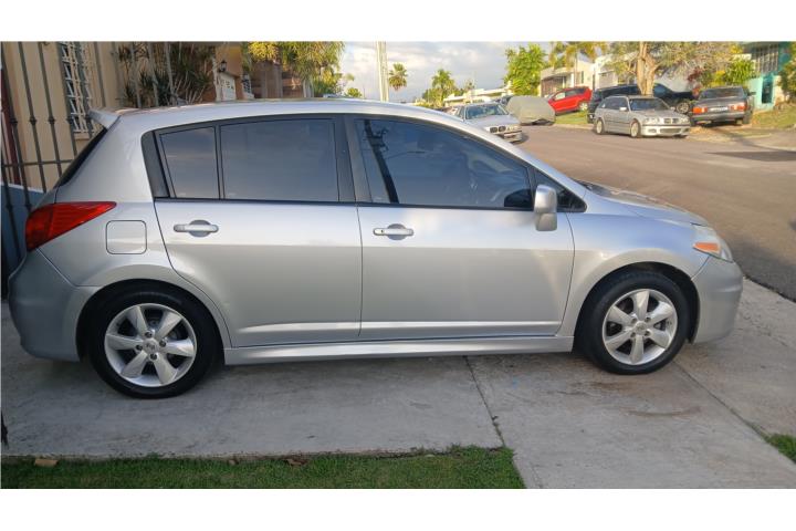 Nissan versa 2012