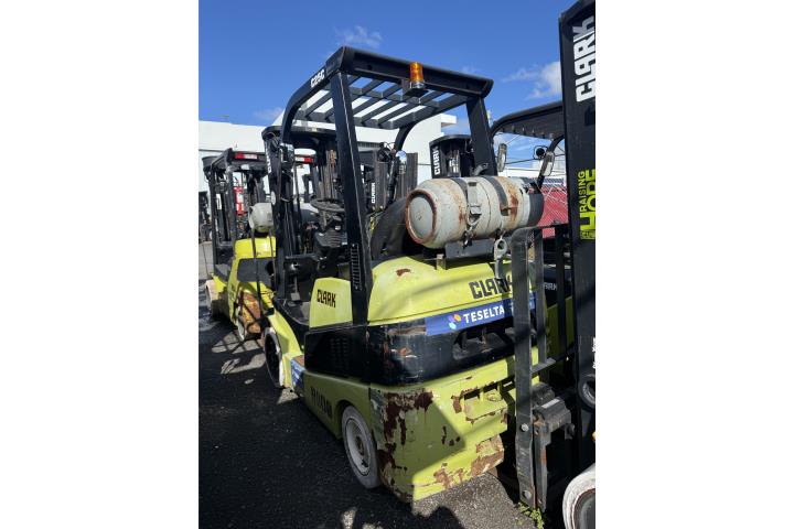 Usado montacarga CLARK 5000lbs gas | TESELTA