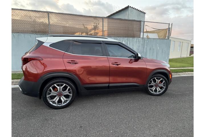 Kia Seltos 2021 modelo S único dueño,