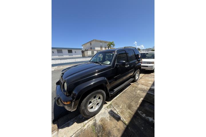 Jeep Liberty 2002. $2000