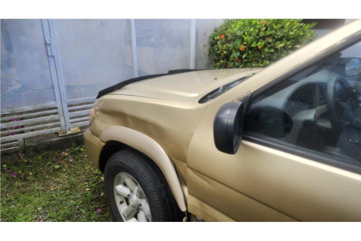 Nissan PathFinder 2004 Color Oro