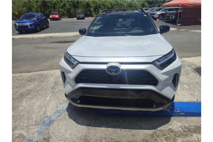 Toyota RAV4 XSE AWD Hybrid 2024