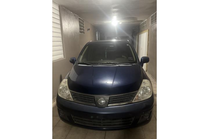 Carro Nissan versa