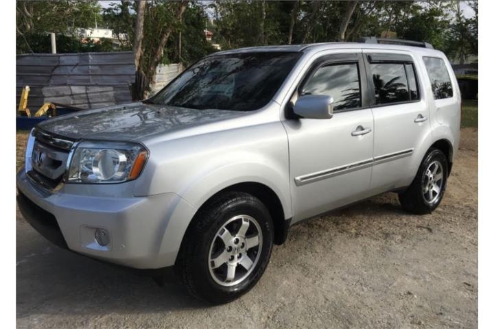 2011 HONDA PILOT TOURING 145k