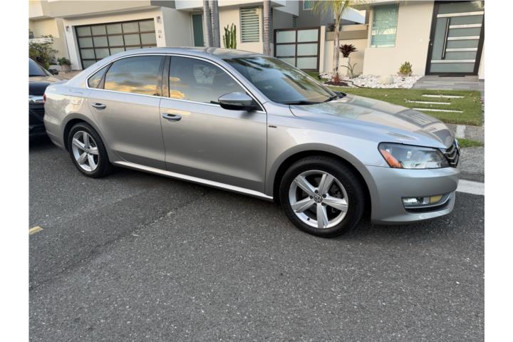 2012 VOLKSWAGEN PASSAT