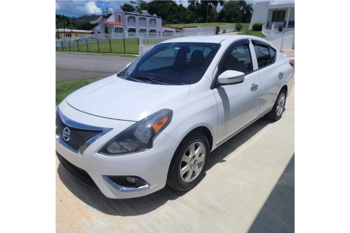 Nissan Versa 2018 marbete reciente