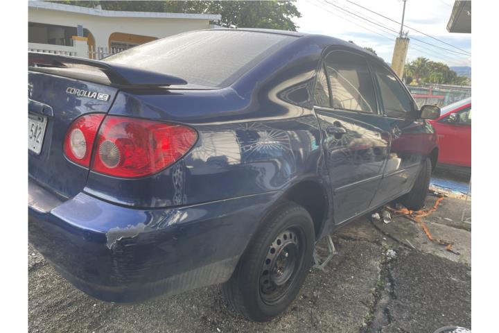 2006 Toyota Corolla CE ( Se vende completo )
