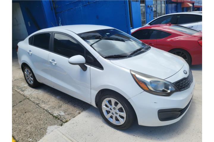 Kia Rio 2015   $2,400.00