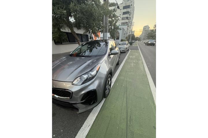 KIA SPORTAGE LX 2021 como nueva!