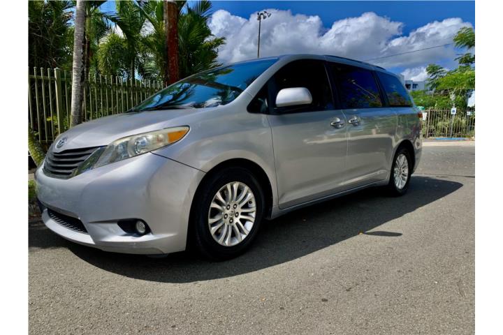 Toyota Sienna Limited 2011 automática 3 filas