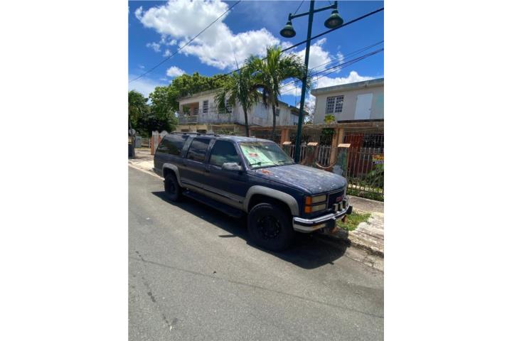 1994 GMC K2500 SUBURBAN AZUL AUTOMATICA 4X4.