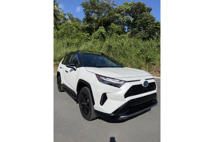 TOYOTA RAV 4 XSE 2024 SOLAMENTE 4,000