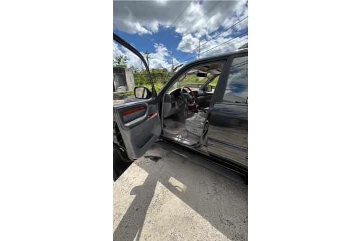 2000 Lexus LX470