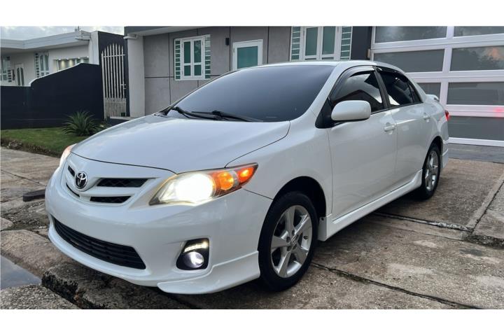 Toyota corolla S 2013 standard