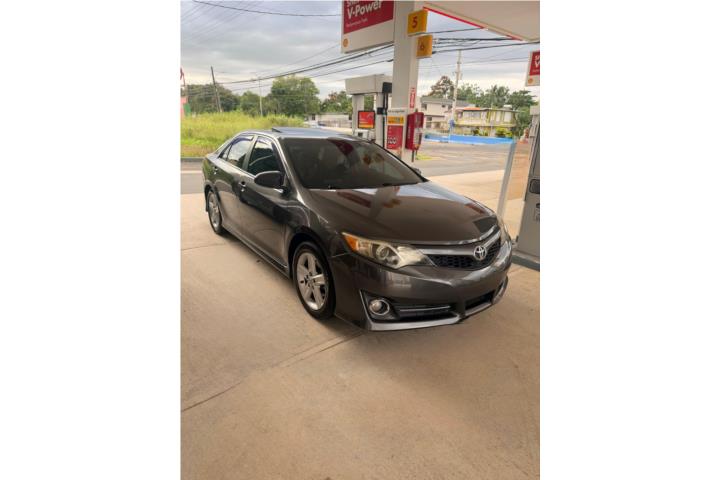 Se vende Toyota Camry