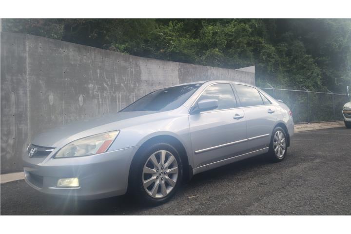 Honda Accord 2003 en 4000 millaje 157,100