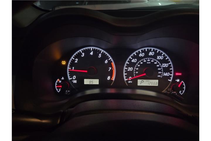 Toyota Corolla 2013 bajo millage (nitido)