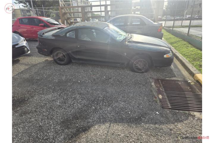 Sevende Ford Mustang del 97 seis silindros
