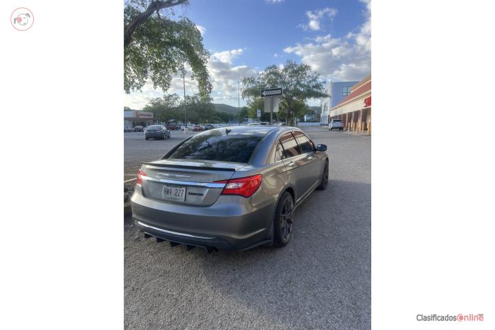 Chrysler 200 Limited 2011 | $5,500