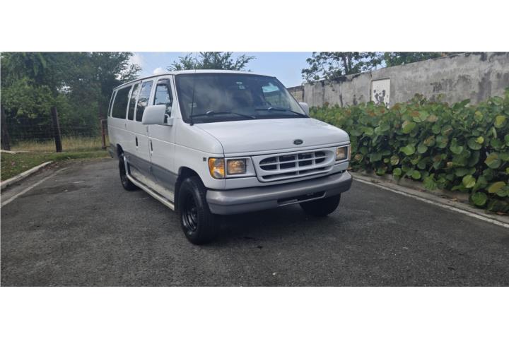 FORD VAN DE PASAJEROS