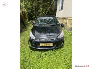 Hyundai Puerto Rico Accent 2017 standard chocado corre marbete 