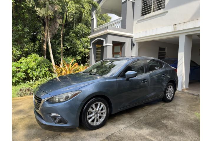 Mazda 3 Touring 2016 30k millas como nuevo
