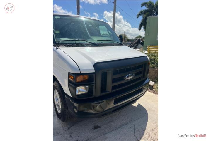 Ford Econoline E-250 2011
