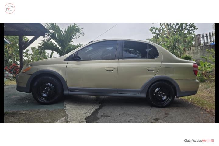 TOYOTA ECHO 4 PUERTAS 66,570 MILLAS
