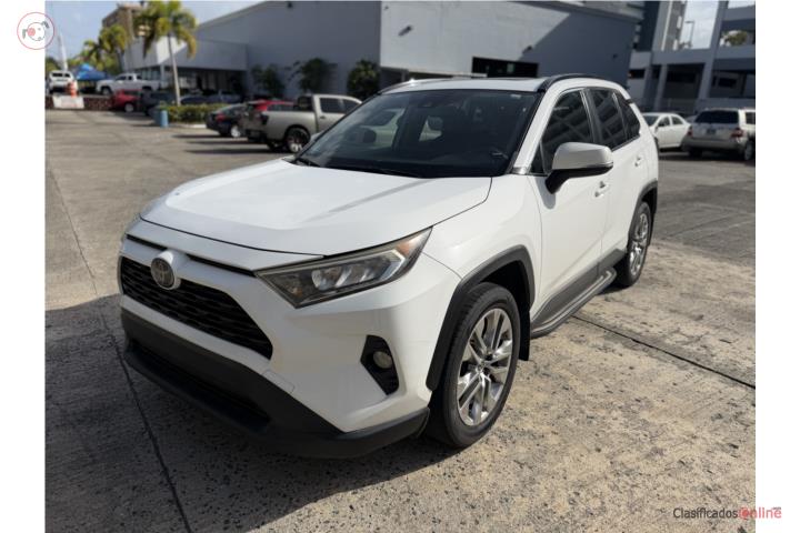 2019 TOYOTA RAV4 XLE