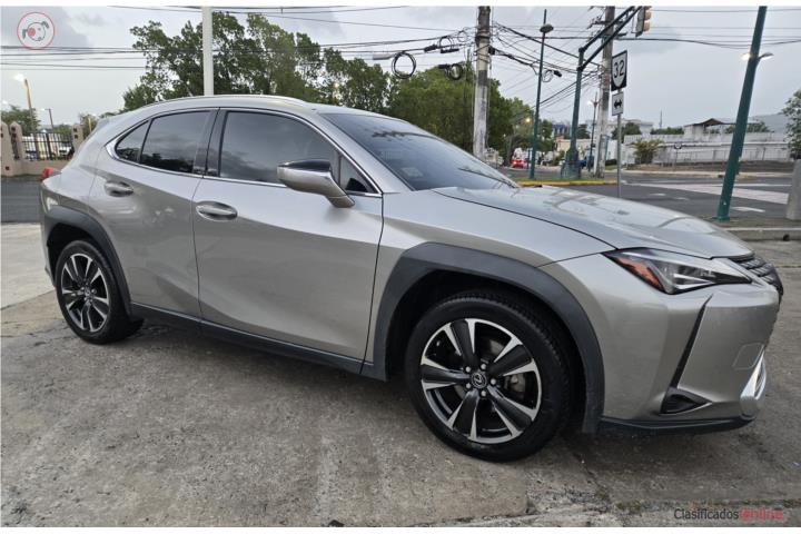 LEXUS UX 2021