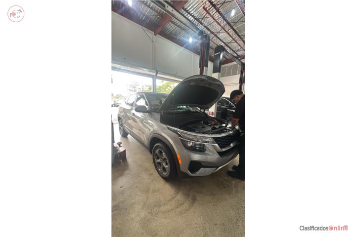 Kia Seltos 2023 LX poco millaje
