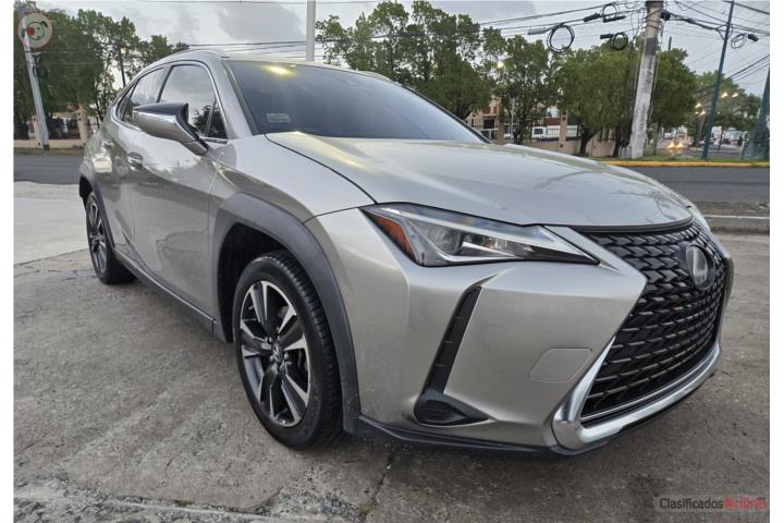 LEXUS UX 2021