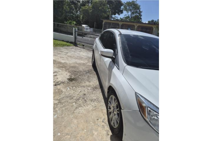 Vendo un Ford Focus 2012