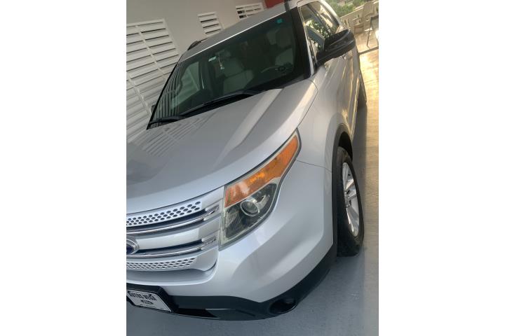Ford Explorer 2015. Pocas millas.