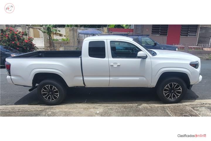 TOYOTA TACOMA 2020 CABINA Y MEDIA $18,800
