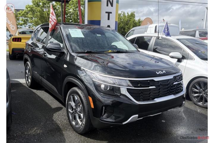Kia Seltos LX 2024, SUV compacta color negro