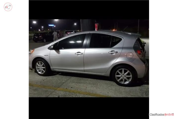 Toyota  prius  c   2012   la  cara