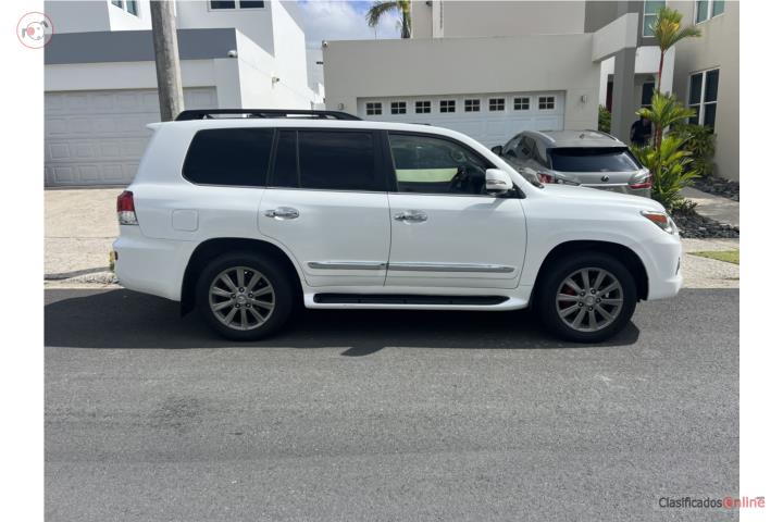 Lexus LX 570 nítida con solo 137k millas!!
